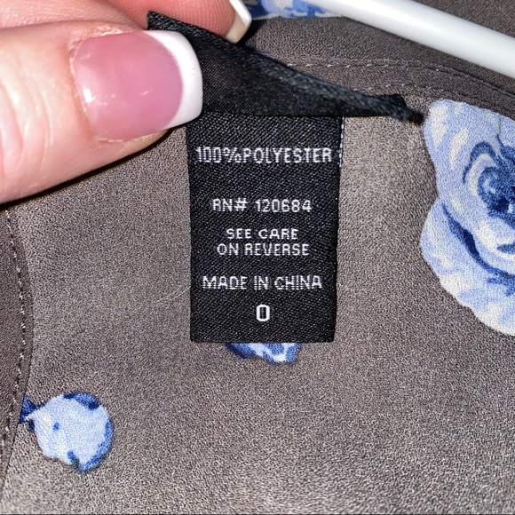 Torrid Floral Grey and Blue Sleeveless Hi- Low Top Size 0X - Picture 13 of 15